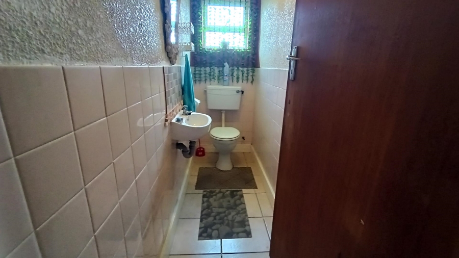 5 Bedroom Property for Sale in Yorkshire Estate Western Cape